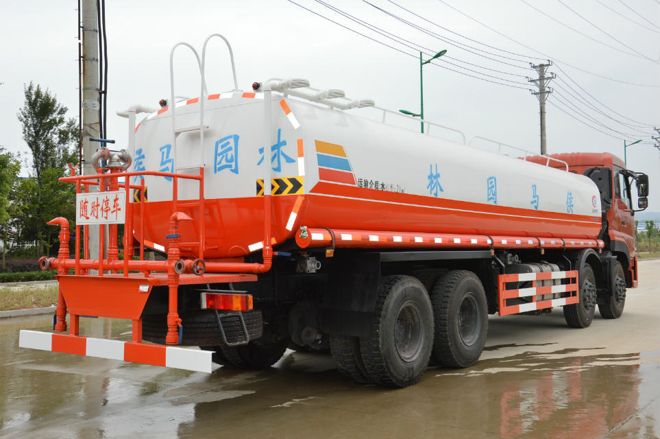 天龍前四后八運(yùn)水灑水車(chē)圖片3