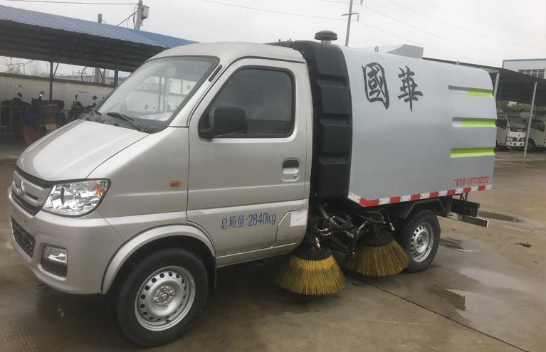 長(zhǎng)安0.5方水1.5方塵掃路車(chē)