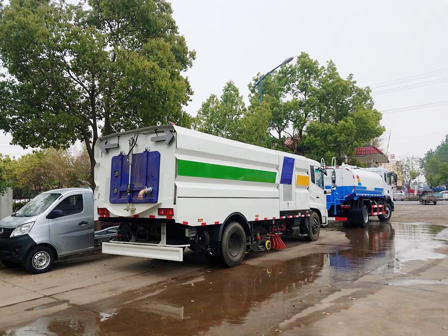 東風(fēng)天錦9方水7方塵洗掃車圖片3
