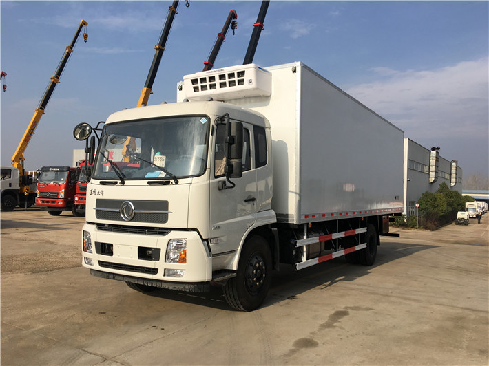 東風(fēng)天錦冷藏車(廂長(zhǎng)7.4/7.8米)圖片4