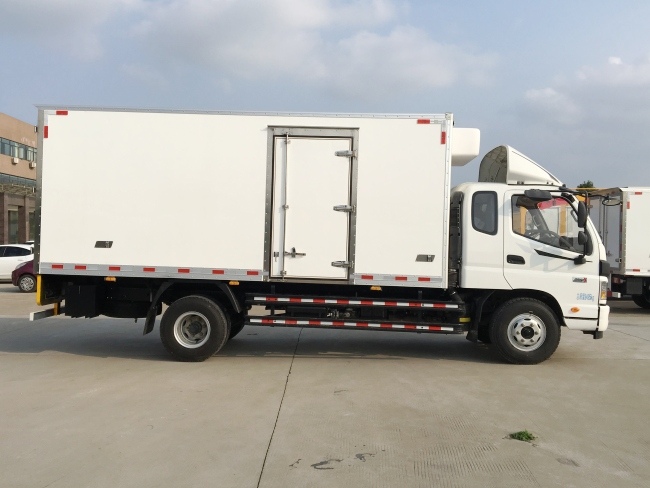 福田歐馬可排半冷藏車(chē)(廂長(zhǎng)6.1米)圖片5