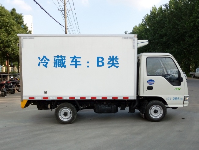 汽油版江淮康鈴冷藏車(廂長3.1米)圖片3