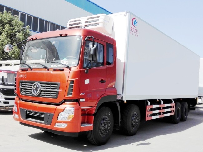 東風(fēng)天龍小三軸冷藏車（廂長9.4米）圖片2