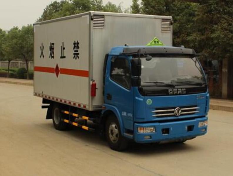 東風(fēng)銳鈴4.15米廂長(zhǎng)易燃?xì)怏w廂式運(yùn)輸車