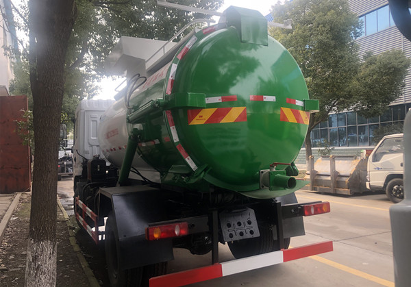 東風(fēng)特商10方餐廚垃圾車圖片4