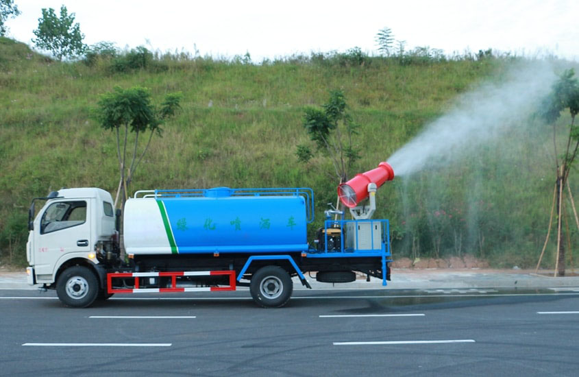 天龍前四后八運(yùn)水灑水車(chē)高炮功能演示