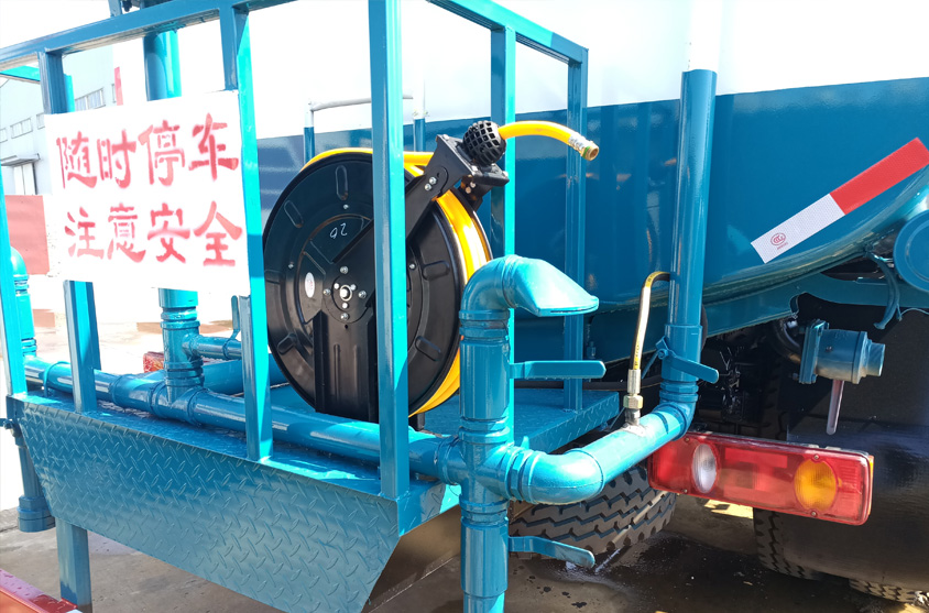 東風(fēng)天錦15方電動灑水炮灑水車圖片5